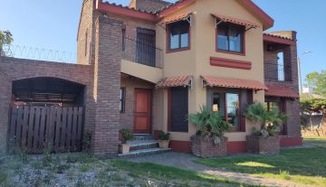 Hermosa Casa, En Impecable Estado casi a estrenar, Gran Ubicación, próximo a la rambla, Lagomar,
